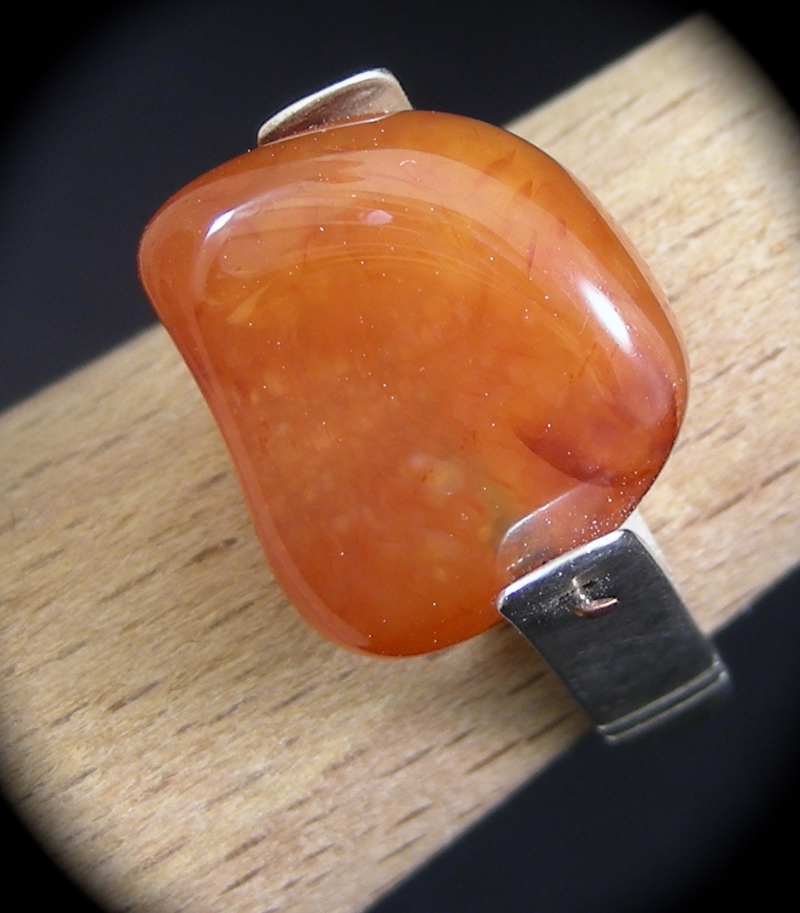 Sortija en plata con ágata cornalina | adeartes.com